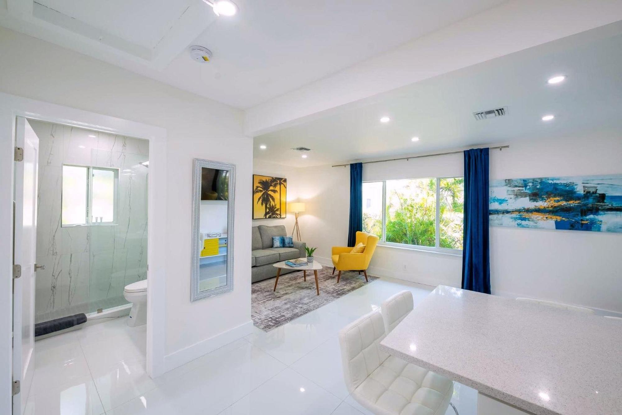 Apartment Uhost Ai - Stylish Steps From *