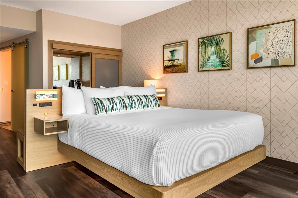 Cambria Lauderdale Hotel