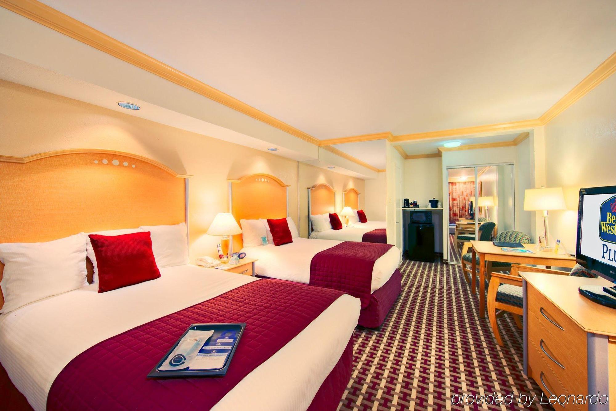 Ramada Oakland Park Hotel