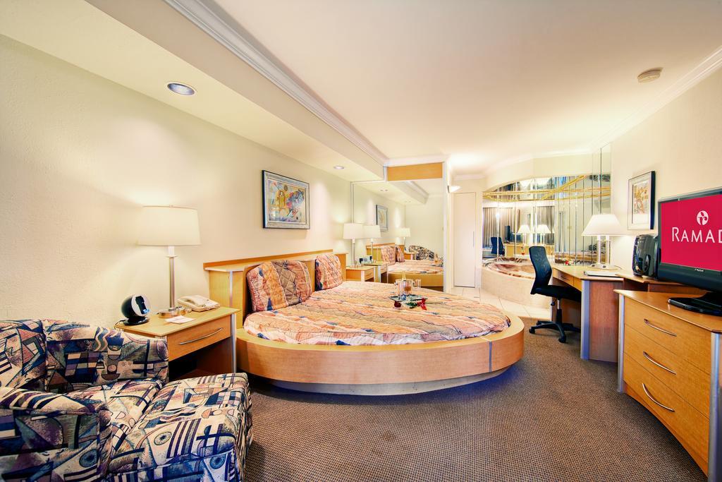 Hotel Ramada Oakland Park 2*