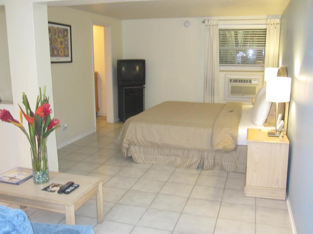 Hotel Elysium - Clothing Optional Gay Men's (adults Only) 3*