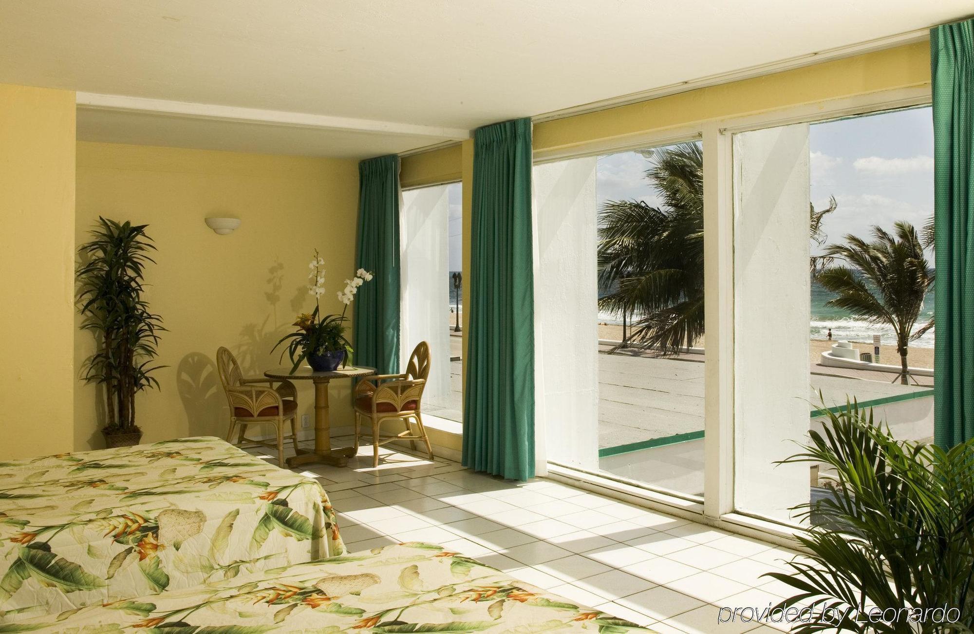 Tropic Cay Beach Hotel 2*