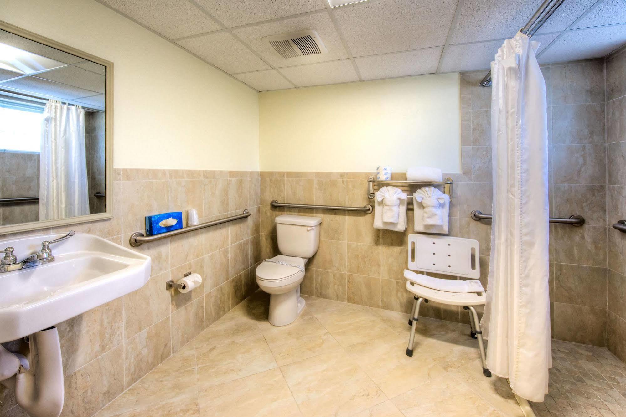 Ramada Oakland Park