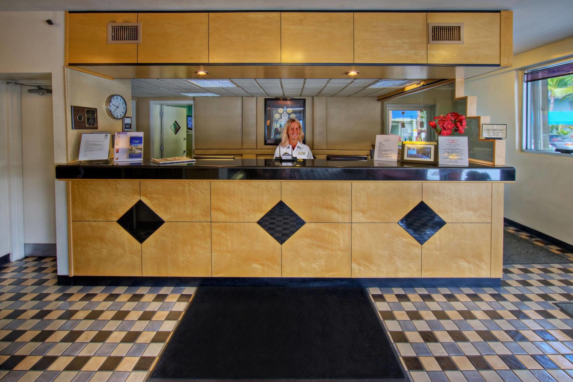 Ramada Oakland Park 2*