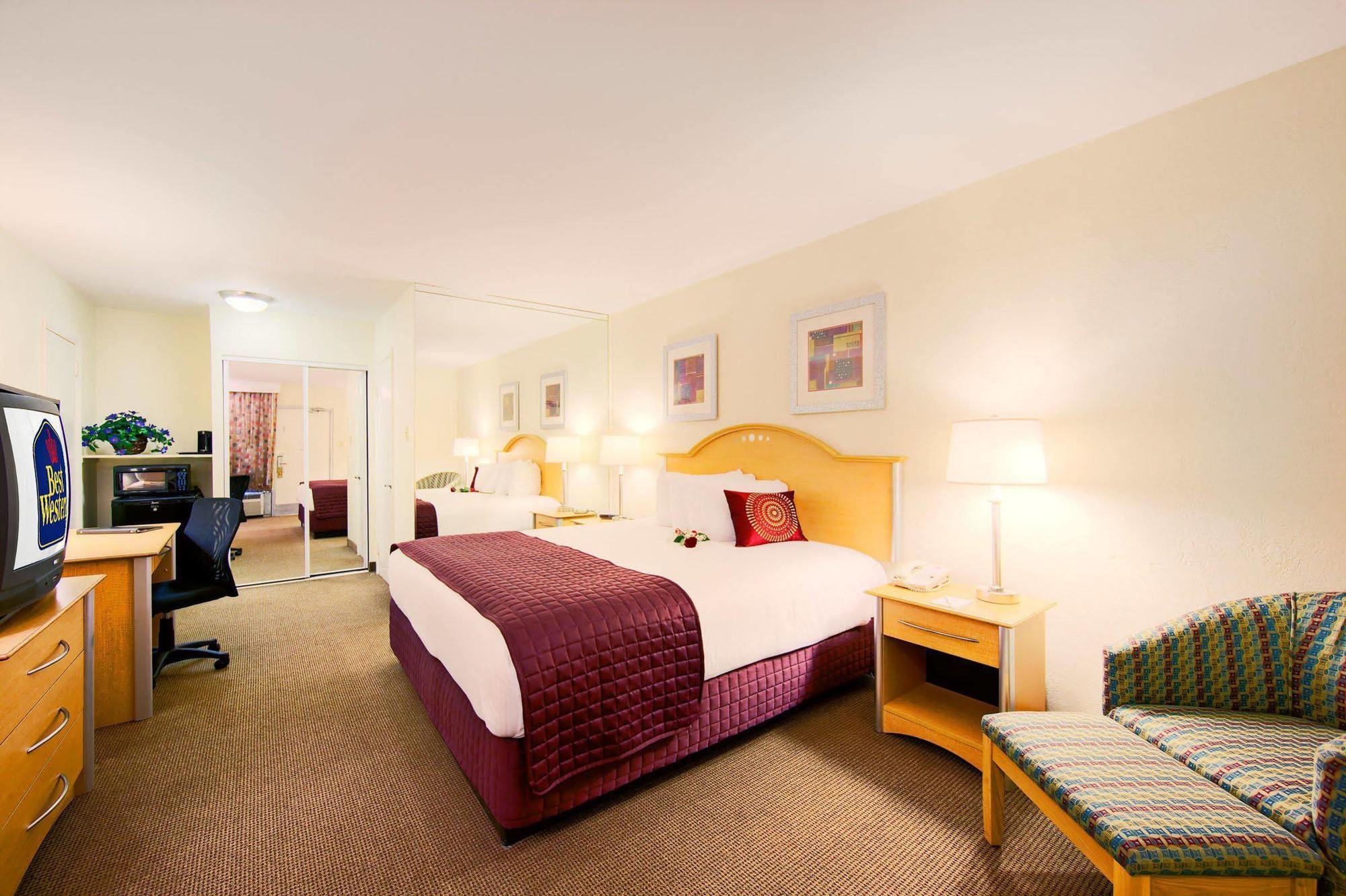 Ramada Oakland Park Fort Lauderdale