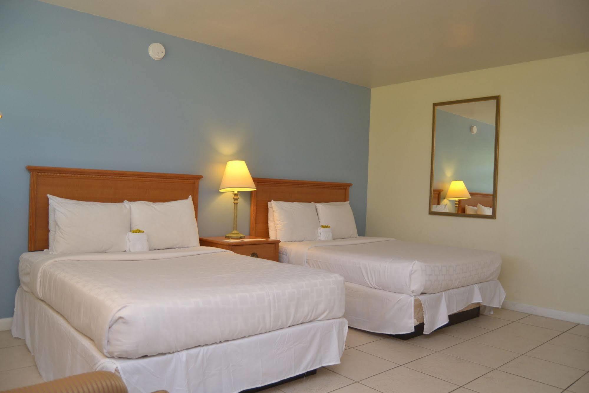 Hotel Elysium - Clothing Optional Gay Men's (adults Only) 3*