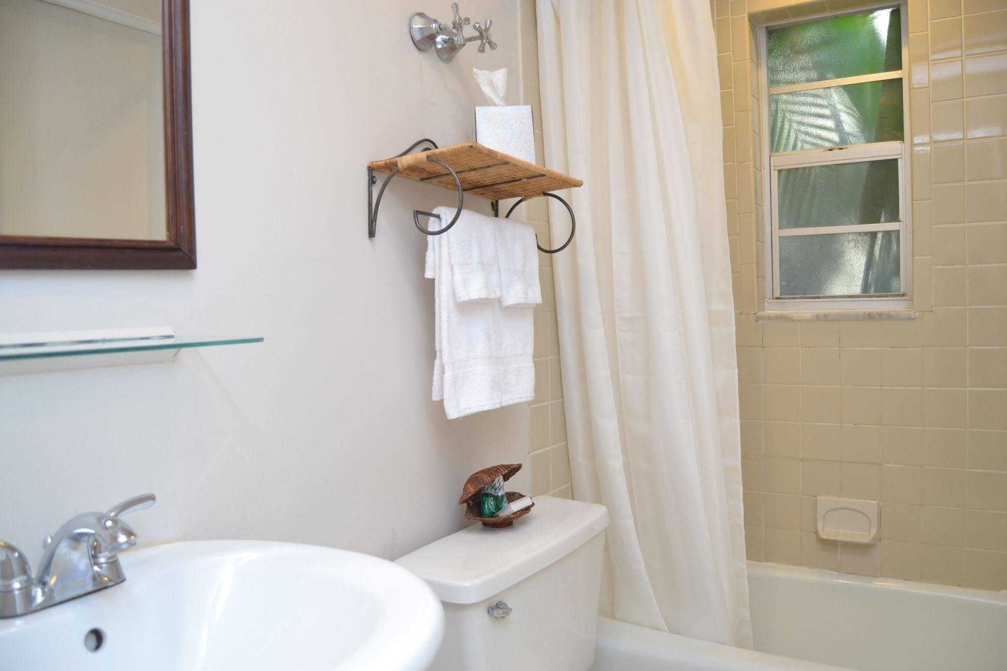 Hotel Elysium - Clothing Optional Gay Men's (adults Only) Fort Lauderdale
