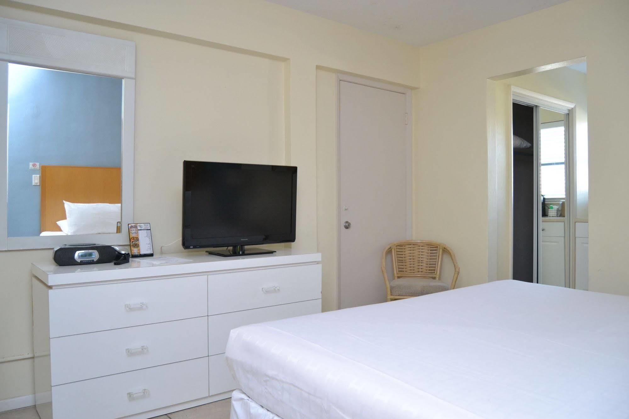 Elysium - Clothing Optional Gay Men's (adults Only) Hotel