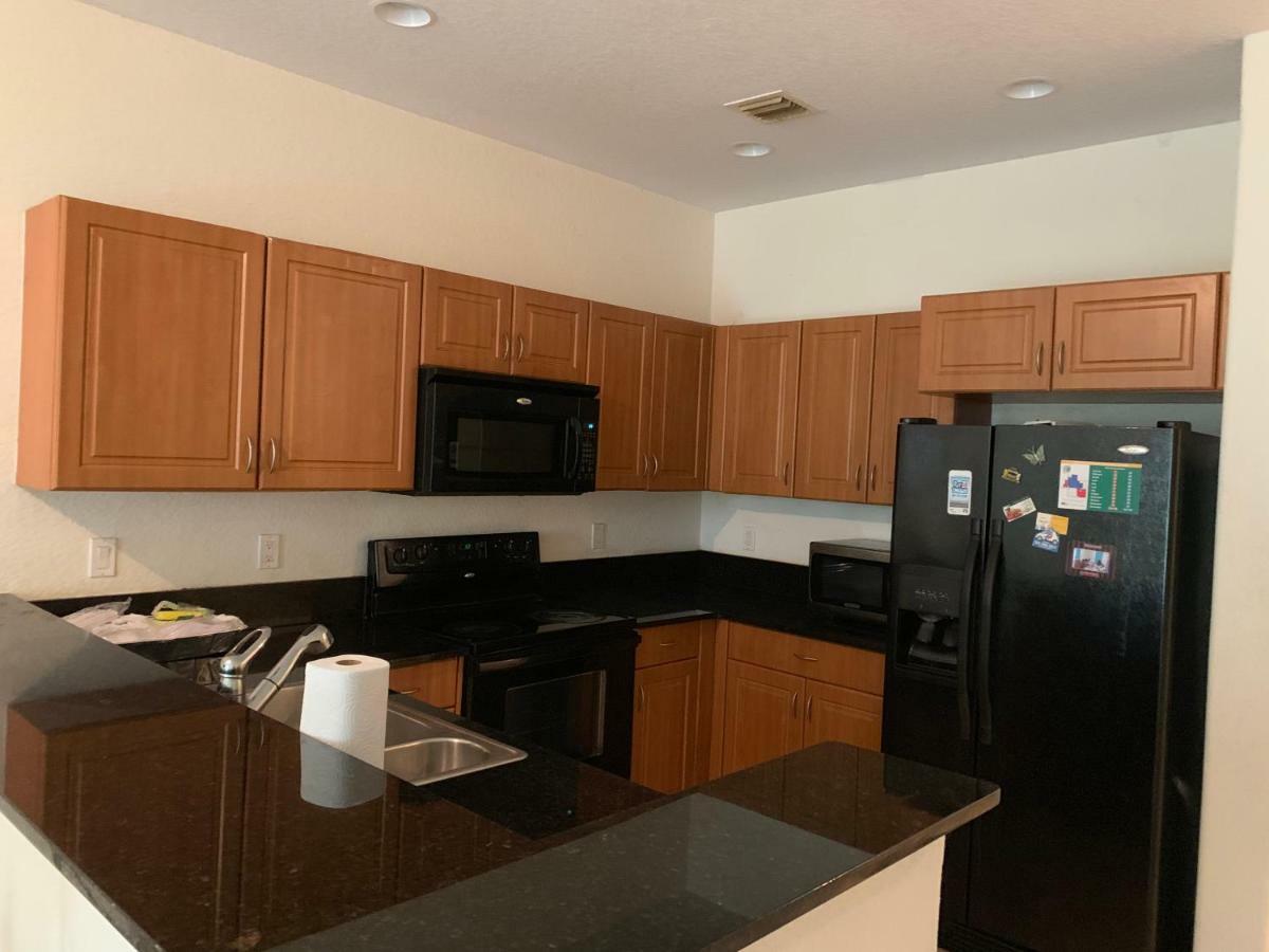 Homestay Bedroom In Lauderdale Lakes Townhome Fort Lauderdale
