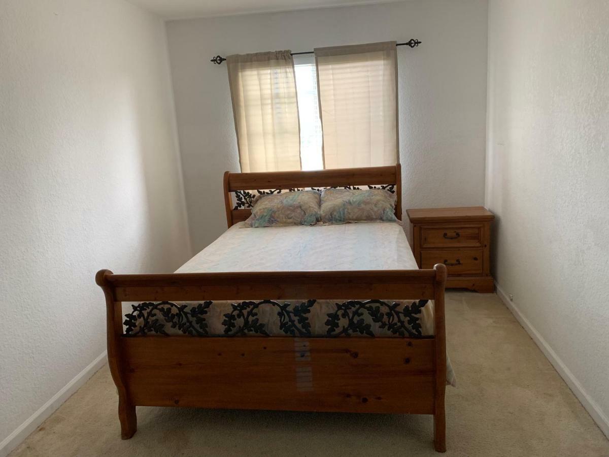 Bedroom In Lauderdale Lakes Townhome Fort Lauderdale