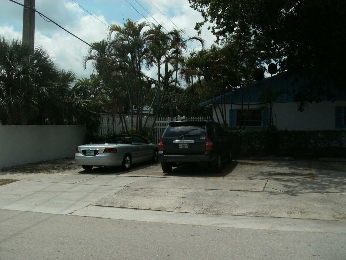Newly Furnished Large Clean Quiet Private Unit * Fort Lauderdale