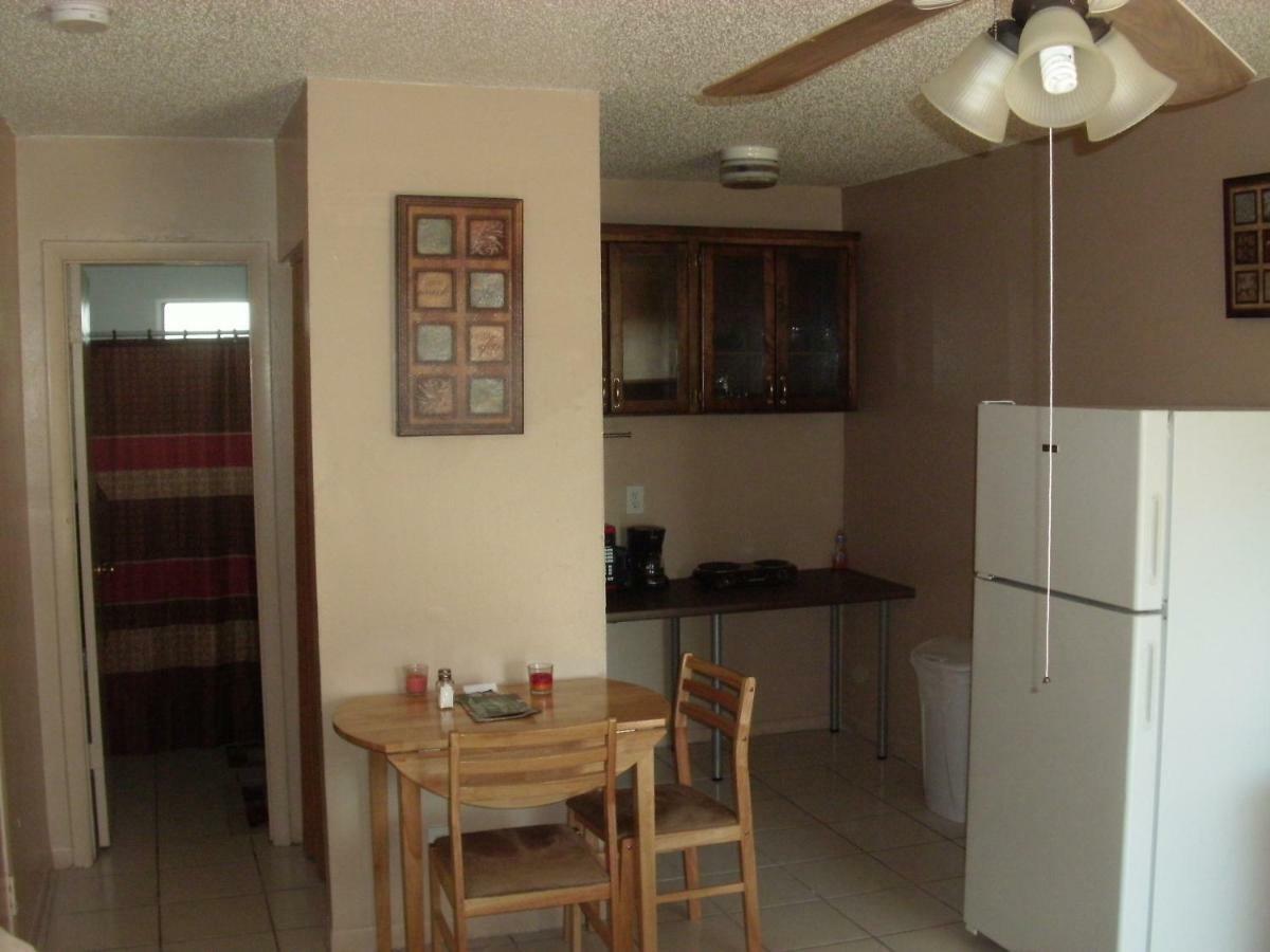 Newly Furnished Large, Clean, Quiet Private Unit Apartment Fort Lauderdale