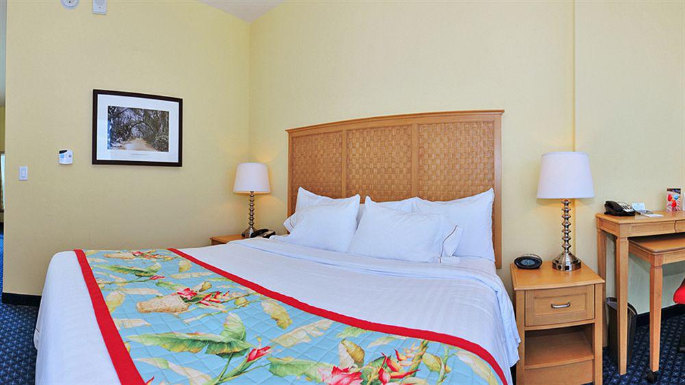 Courtyard By Marriott Oceanside Fort Lauderdale Beach 3*