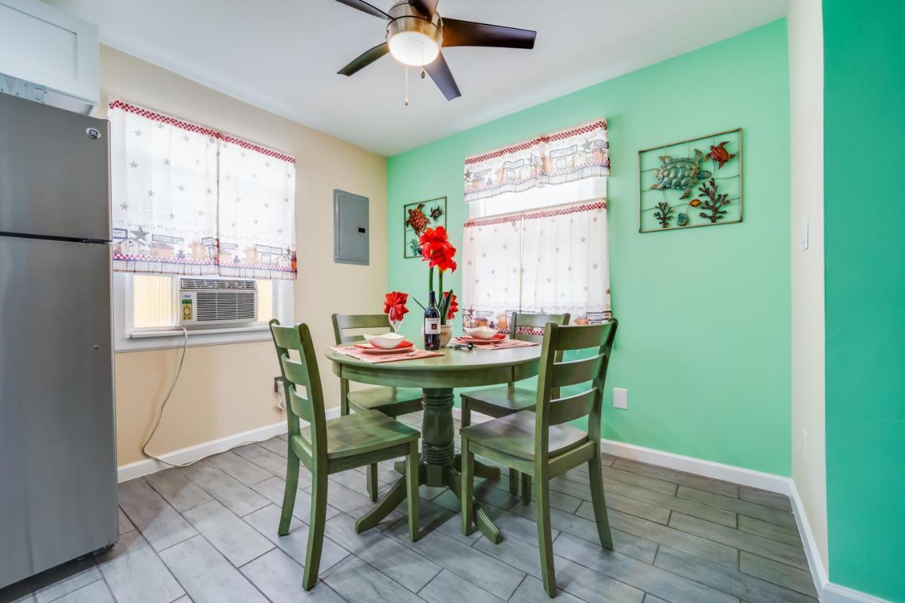 Apartment Chairs, Good Kitchen, Wifi On 14th Ave
