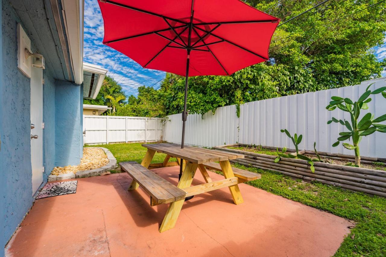 Chairs, Good Kitchen, Wifi On 14th Ave Apartment Fort Lauderdale