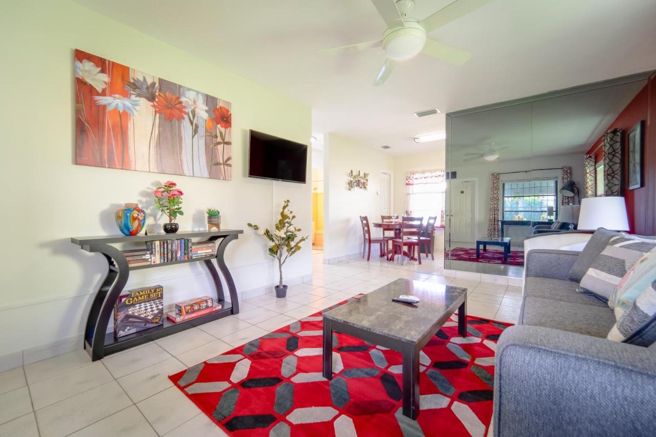Chairs, Good Kitchen, Wifi On 14th Ave *