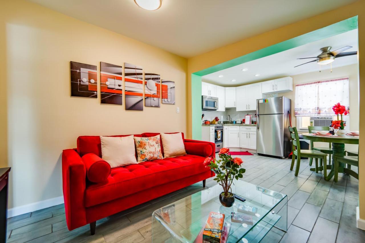 Apartment Chairs, Good Kitchen, Wifi On 14th Ave Fort Lauderdale