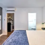 Oasis Hotel
