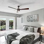 New Spacious 6Bdr Villa Pool Tennis/Airhockey