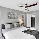 New Spacious 6Bdr Villa Pool Tennis/Airhockey