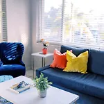 Galleria Apartments By Lowkl
