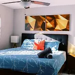 Galleria Apartments By Lowkl
