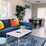 Galleria Apartments By Lowkl