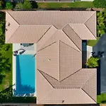 Sail Away Beach Cottage Sleeps 10 Heated Pool