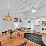 Chic Victoria Park Villa With Heated Pool And Spa