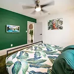 Newly Renovated Tropical Oasis Near Las Olas Beach