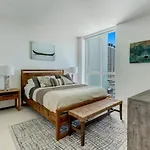 11Th Fl, Modern, Pool, Gym