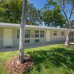 Charm 1Br - Sleeps 3, Near Air-Cruise Port & Beach