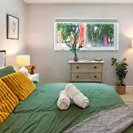 Private Oasis With Pool Near Beaches, Dining & Las Olas