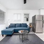 Comfy Condos At Middle River Apt 1