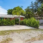 Lovely Rental Unit With Free Parking On Premises