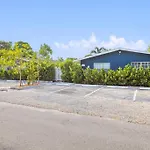 Musicians Lounge - 2 Bedroom With Parking Asssigned