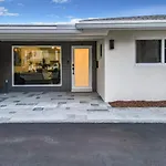 Luxe Home - Heated Pool I 5 Min To Beach I Bbq Grill