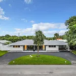 Luxe Home - Heated Pool I 5 Min To Beach I Bbq Grill