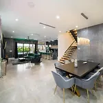 Elements Las Olas W Pool And Spa Near Beach