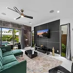 Elements Las Olas W Pool And Spa Near Beach