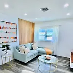 Stylish Fort Lauderdale Retreat Ideal For Work