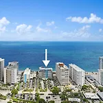 Beach Front 2 Bed Condo - Pool & Tiki Bar