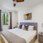 Luxury In Lauderdale