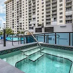 Cambria Hotel Fort Lauderdale Beach