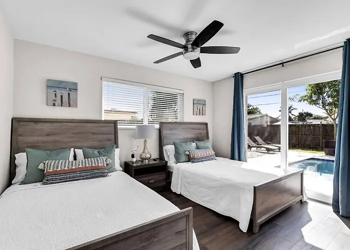 Stunning 5 Bedroom Home With Heated Pool And Game Room