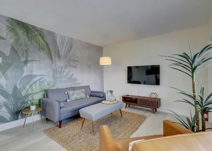 Beachy&Boho Apt For 6 People With Kitchen And Pool