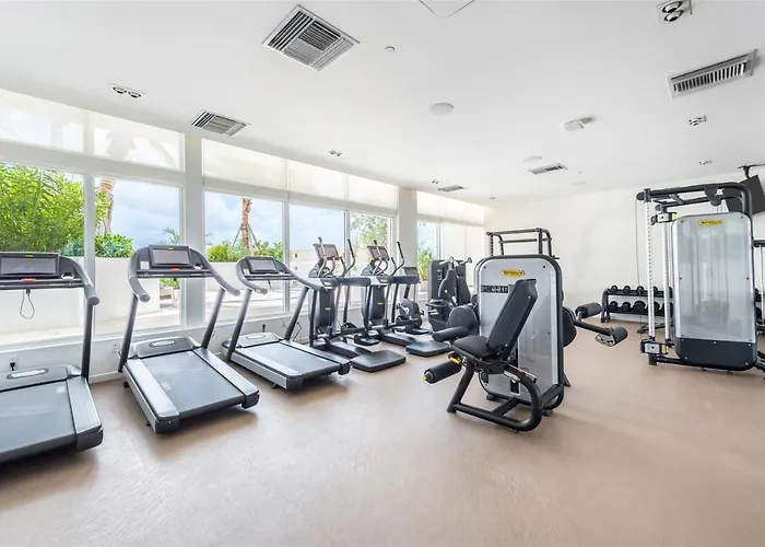 11Th Fl, Modern, Pool, Gym