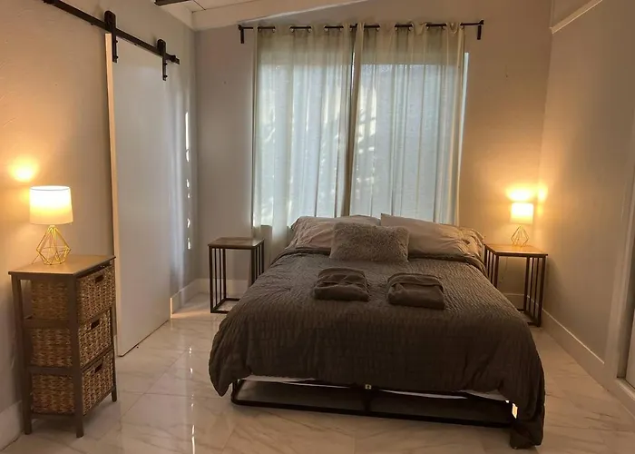 Waterfront Escape 3 Bed 2 Bath