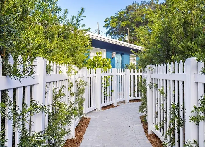 Stylish 2 Bedroom Condo - Close To Riverwalk