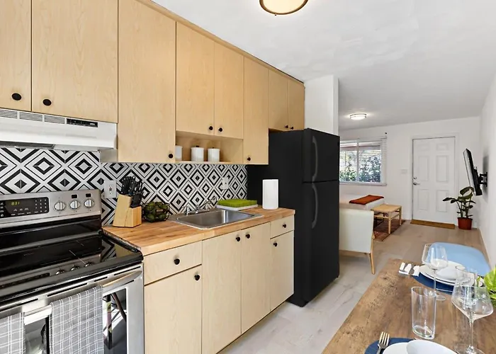 Lovely Rental Unit With Free Parking On Premises